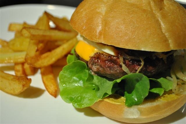 Burger Burgerday 012 (Small).jpg