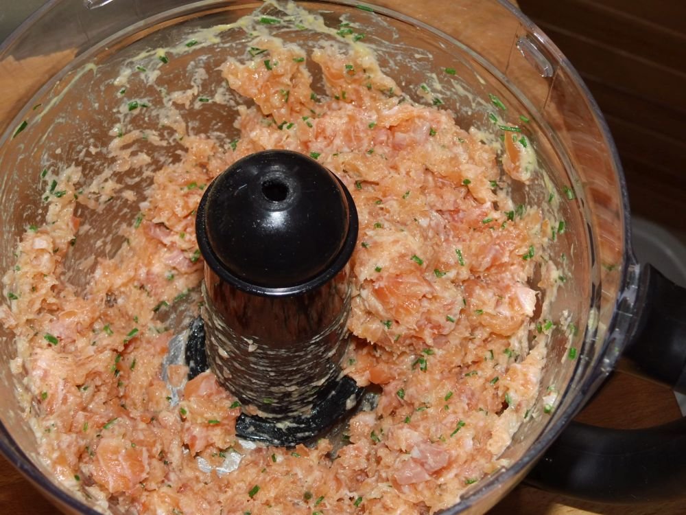 04_Lachs_gehechselt.jpg