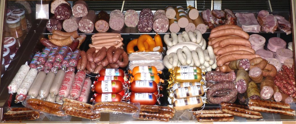 Metzgerei_Schardt_Laden_Wursttheke1_m.jpg