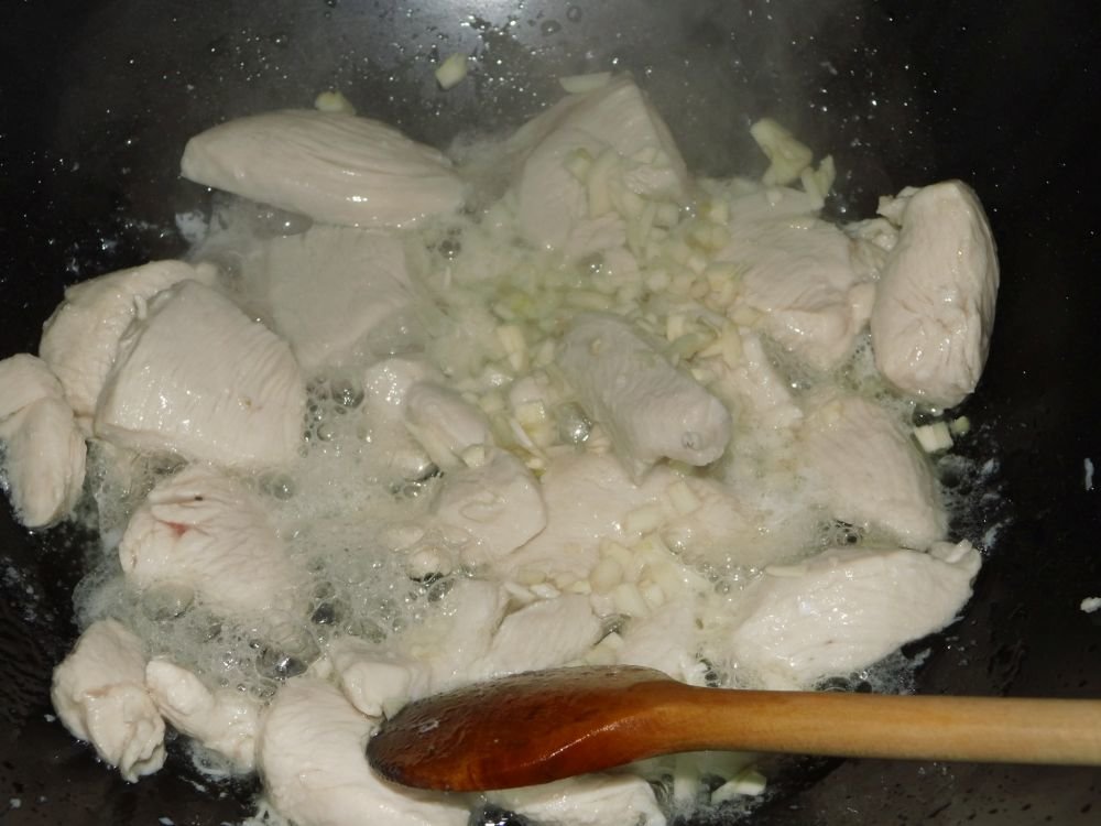 03_Knoblauch_dazu.jpg