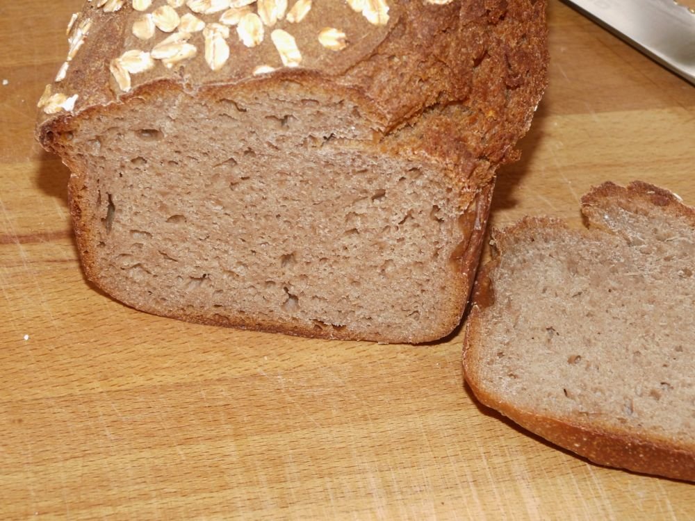08_Anschnitt_Roggenbrot.jpg