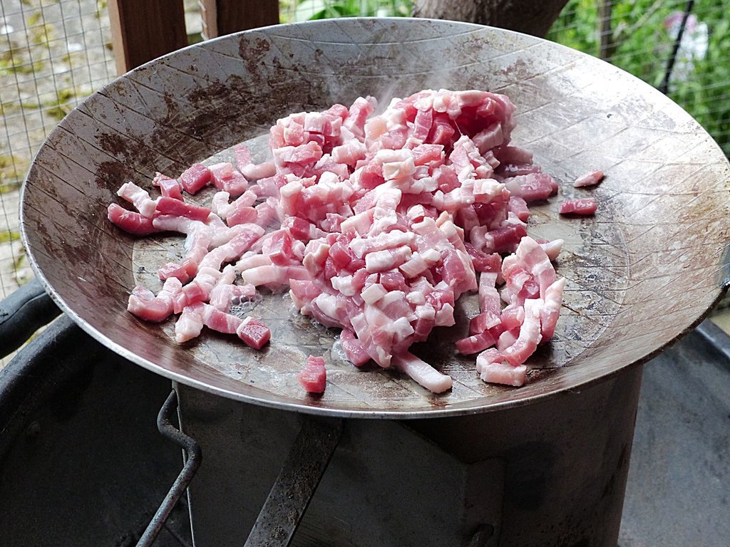 04 Bacon.jpg