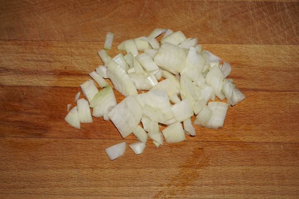 04_Zwiebel_gewürfelt.jpg