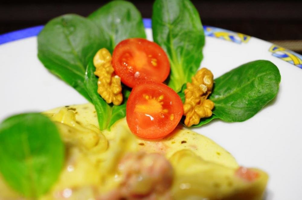 deko-feldsalat-tomate-nuss.jpg