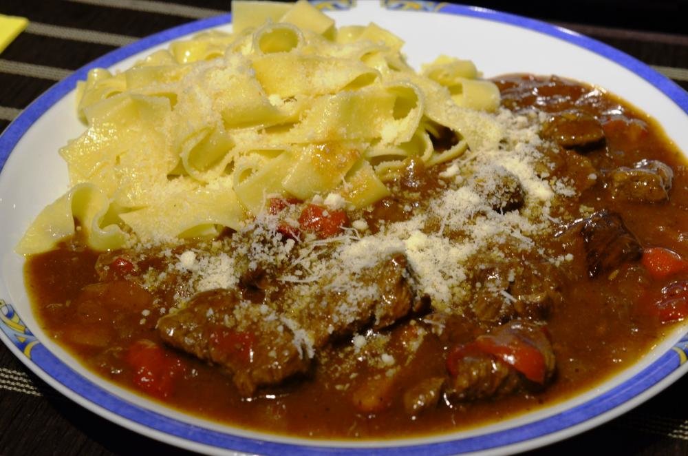 gulasch mit grana padano.jpg