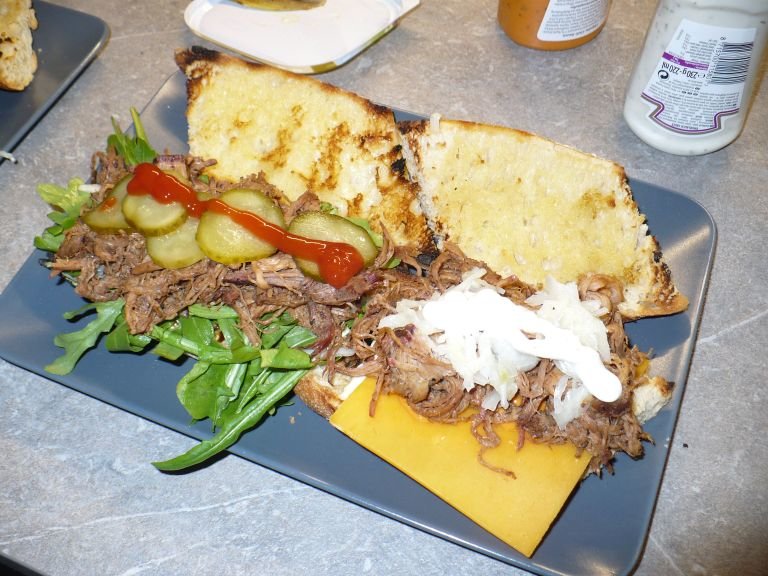 PulledPorkSandwich15n.jpg