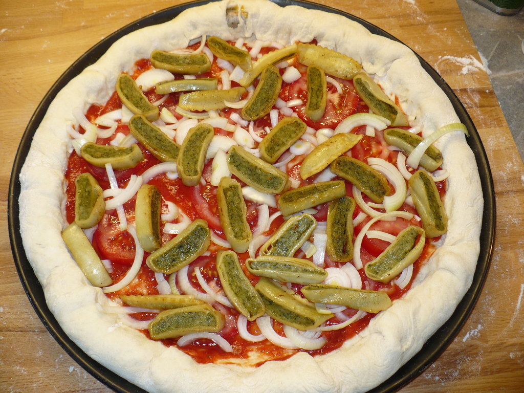 Pizza Variation - Nürnberger Maultaschen Tomaten Käse3.JPG