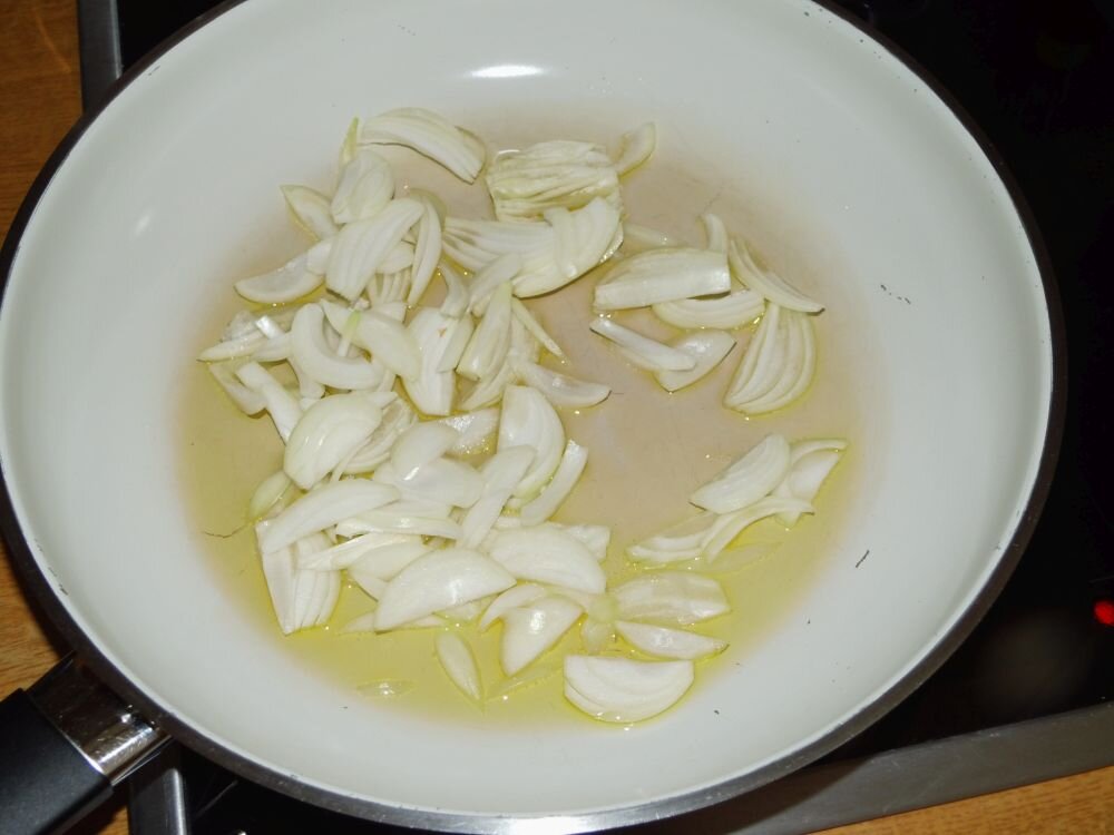 04_Zwiebeln_dazu.jpg 04_Zwiebeln_dazu.jpg