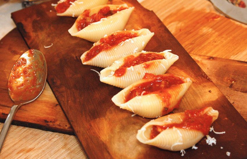 stuff-plank-baked-stuffed-shells-recipe.jpg